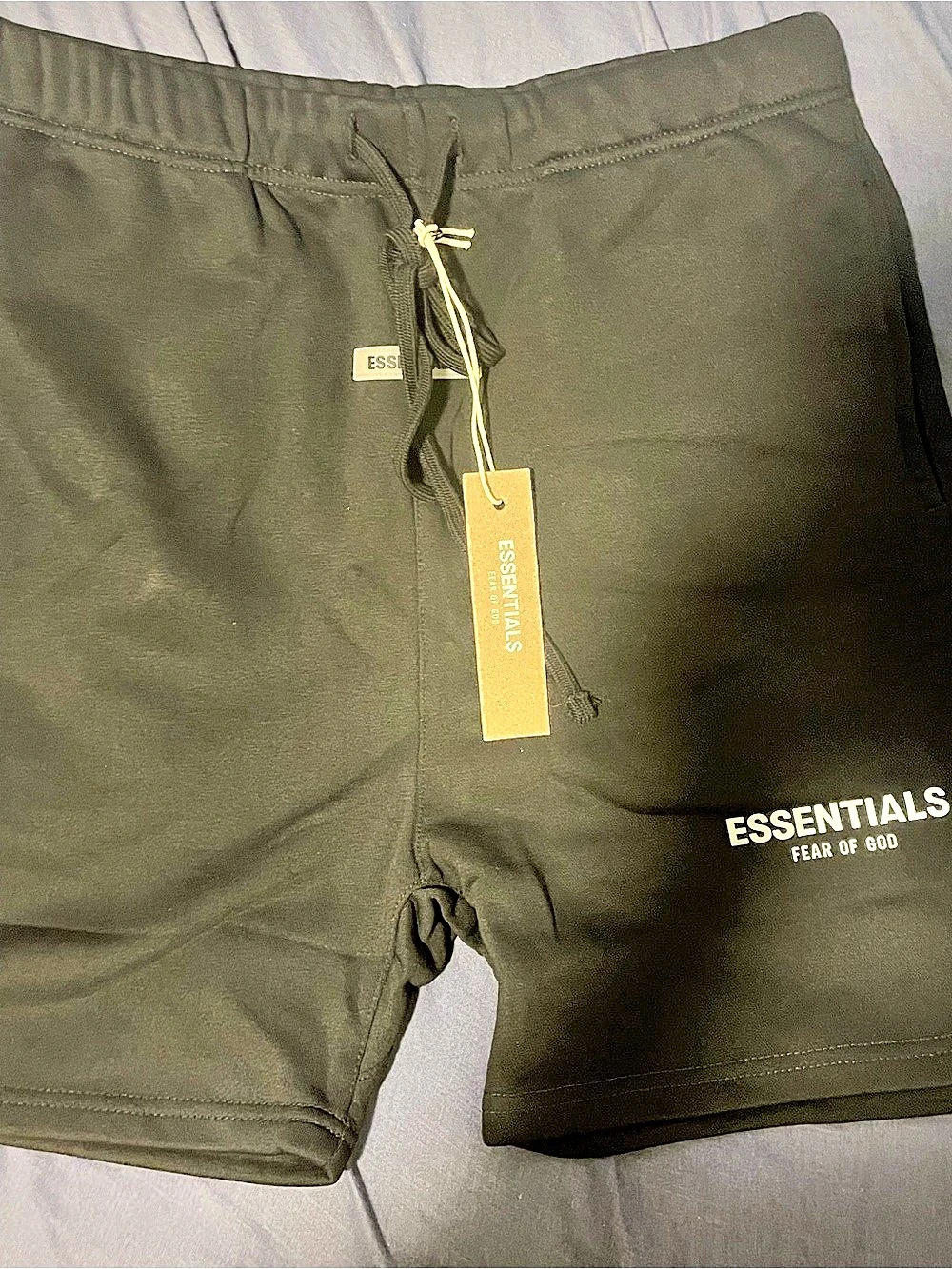ESSENTIALS Men's Shorts in Green Size Large NWT